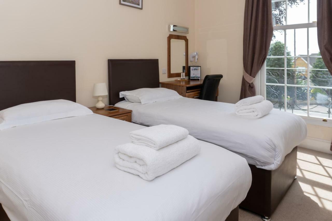 רטפורד The Lawns Guest House מראה חיצוני תמונה